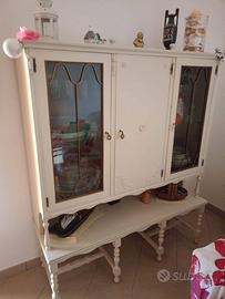 Vetrina stile shabby