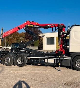Scania G490 Gru + gancio scarrabile