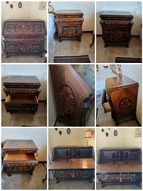 Antico scrittoio in legno  con comodini