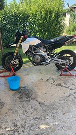Stupenda aprilia dorsoduro 750