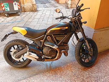 DUCATI SCRAMBLER 800 FULL THROTTLE 
