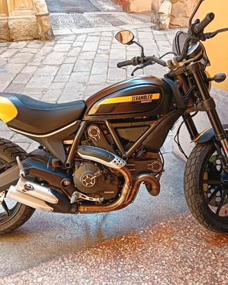 DUCATI SCRAMBLER 800 FULL THROTTLE 