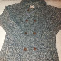 cardigan con cappuccio. 