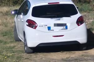  Peugeot 208 ,82cv 