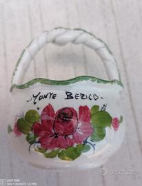 Oggetto in ceramica souvenir anno 1970.