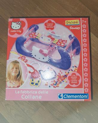 La fabbrica delle collane di Hello Kitty