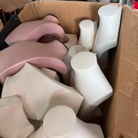 Vari colli bigiotteria porta anelli bracciali