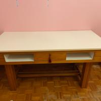 Scrivania anni ‘70 legno massello 160x73 h. 80