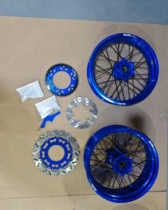 KIT MOTARD NUOVI PER TUTTE LE MOTO