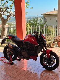 Ducati Monster 937 +