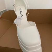 Scarpe bianche con il tacco