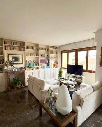Appartamento di 153 m² con più di 5 locali e box a