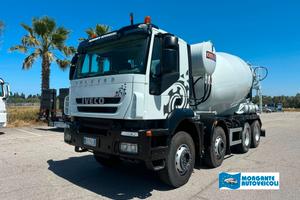 Iveco Trakker mezzo d'opera 4 assi betoniera Cifa 
