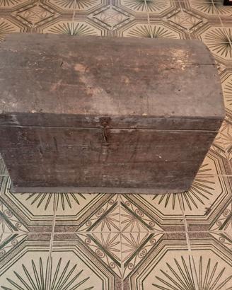 Baule vintage da restaurare