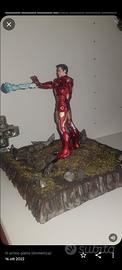 statue modelli Iron Man, Thor, Predator, Assassins