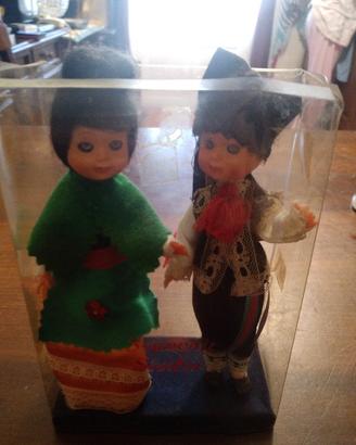 Coppia bamboline souvenir vintage 