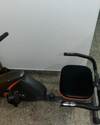 Bicicletta reclinata con schienale e braccioli