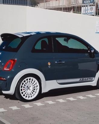 Abarth 695 Replica 70 anniversario 