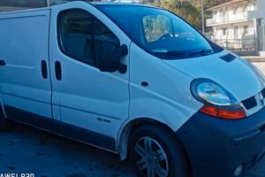 Renault Trafic Anno 2006 ----- km 206.000