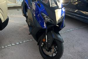 Yamaha TMAX 560 ICON 2026 BLU zero sinistri