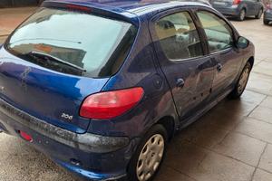 Autovettura Peugeot 206 benzina  anno 2004