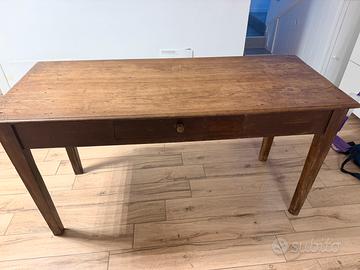 Tavolo rustico d’epoca in legno massello, fine 800