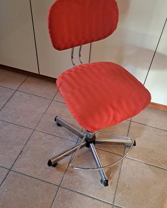 Sgabello regolabile ufficio