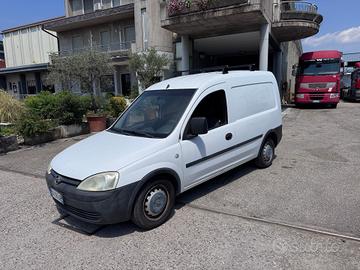 Opel Combo 1.7 DTI 4p. Combi - 2004
