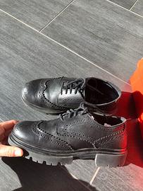 Scarpe stringate stile brogue con platform