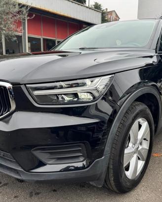 VOLVO XC40 T2 130CV MOMENTUM CORE