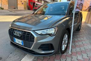 Audi Q3 35 TDI S tronic Business