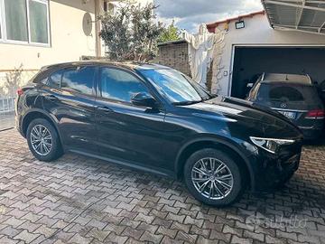 Alfa stelvio 2.2d q4 blakedition taglandi_permutee