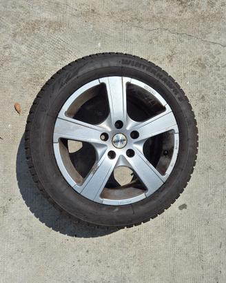 Cerchi Momo con pneumatici invernali 205/55 R16