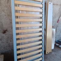 letto singolo e altri mobili 