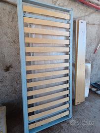 letto singolo e altri mobili 