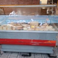 Vetrina refrigerata con ruote