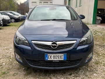 Opel Astra 1.7 CDTI 110CV 5 porte Cosmo NEOPATENTA