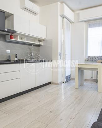 2 LOCALI RISTRUTTURATO BOX