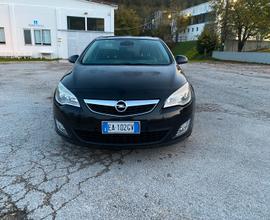 Opel astra j