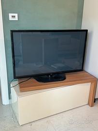 MOBILE TV con base girevole a 360 gradi