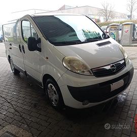 Furgone Opel Vivaro anno 2012