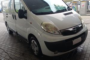 Furgone Opel Vivaro anno 2012