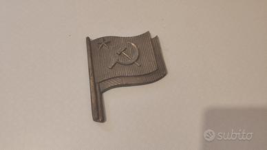 bandiera comunista in ottone