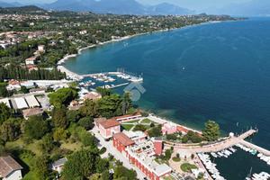 NEGOZIO A PADENGHE SUL GARDA