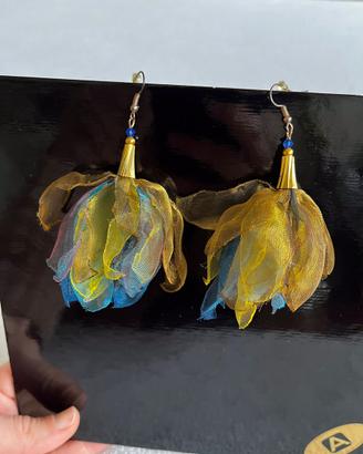 Orecchini pendenti artigianali fiori