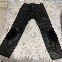 Giacca e pantaloni in pelle