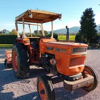 trattore con trincia