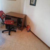 tavolino per computer e sedia regolabile 