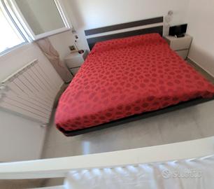 Letto matrimoniale + Comodini  compresa consegna
