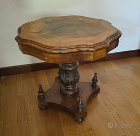 Tavolino da salotto classico in legno con piano in